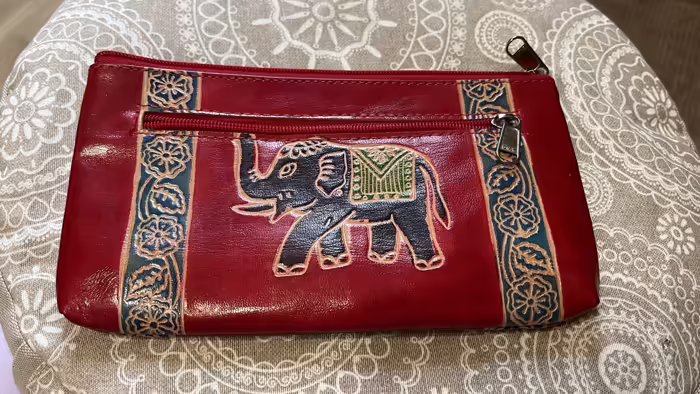 Himalája kender pénztárca - Indiai Elefántos piros pénztárca   21 cm *12 cm &Eacute;l&eacute;nk piros sz&iacute;n&eacute;vel &eacute;s elef&aacute;nt m 