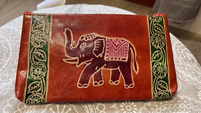 Himalája kender pénztárca - Indiai Elefántos  pénztárca - piros  18 cm * 10 cm &Eacute;l&eacute;nk piros sz&iacute;n&eacute;vel &eacute;s elef&aacute;nt m